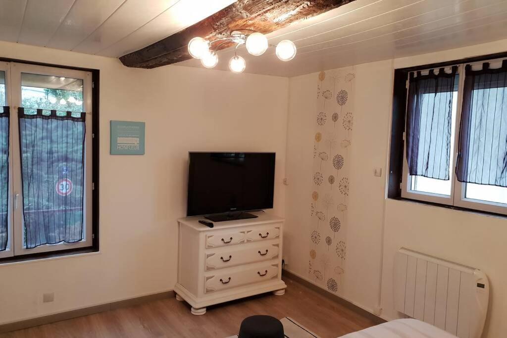 Le Longchamp Apartment Honfleur Bagian luar foto