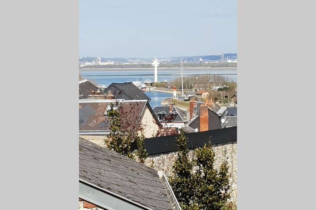 Le Longchamp Apartment Honfleur Bagian luar foto